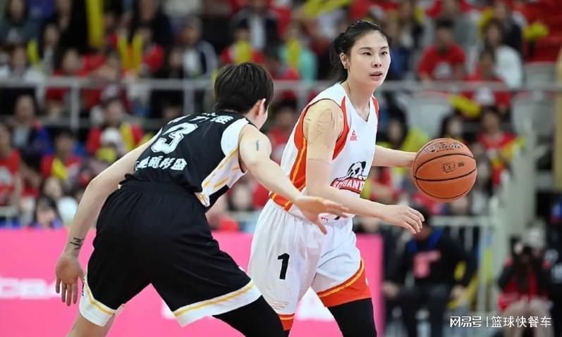 15分大逆转失败?女篮霸主惨遭两连败:杨力维21分王思雨12+7